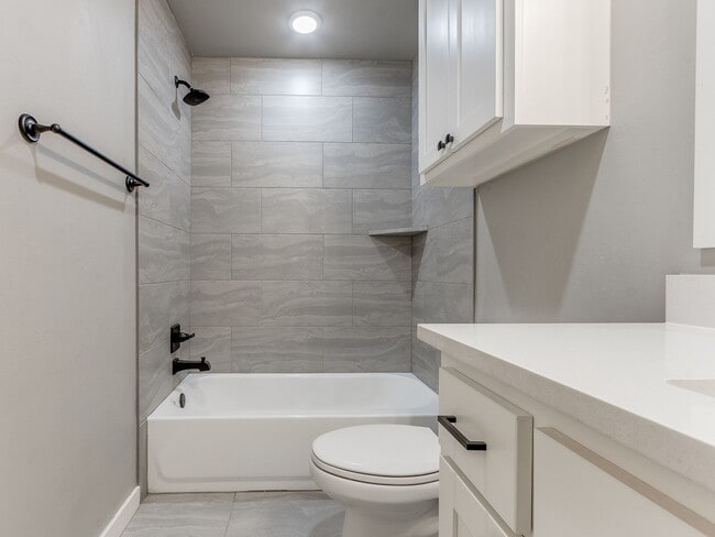 Building Photo - 3212 Hayven Cir