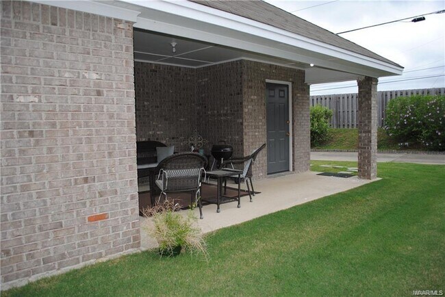 Building Photo - 1569 Hallwood Ln