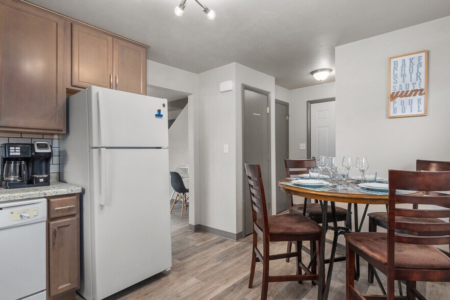 Building Photo - 1800 E Northland Ave