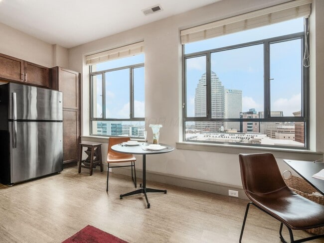 Building Photo - 51 N High St