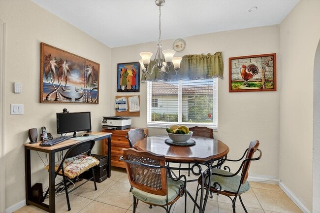 Building Photo - 328 NW 42nd St