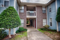 Building Photo - 2104 Liberty Dr