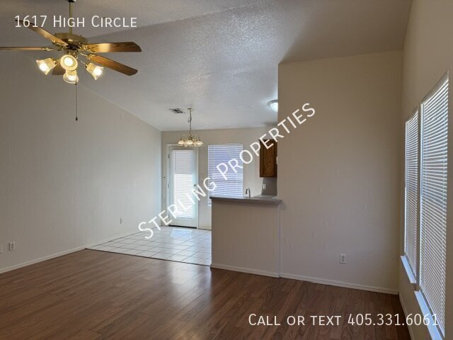 Building Photo - 1617 High Cir