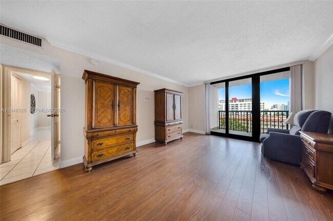 Building Photo - 2017 S Ocean Dr