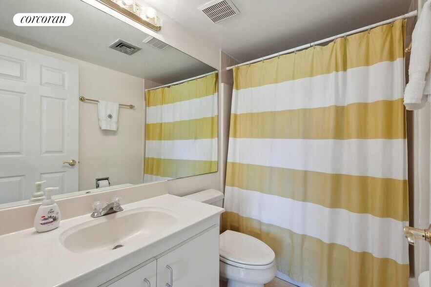 Building Photo - 45 Williams Way