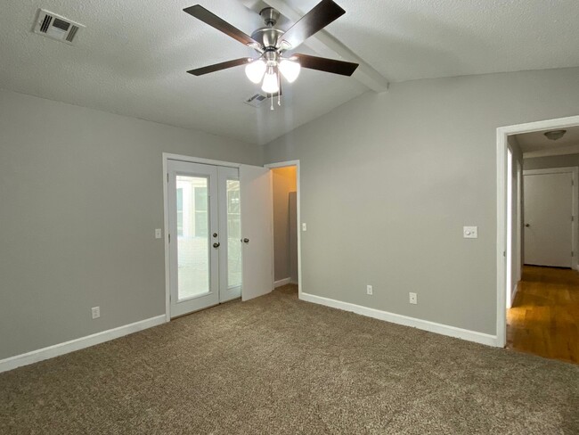 Building Photo - 3 bedroom house in Broken Arrow!!