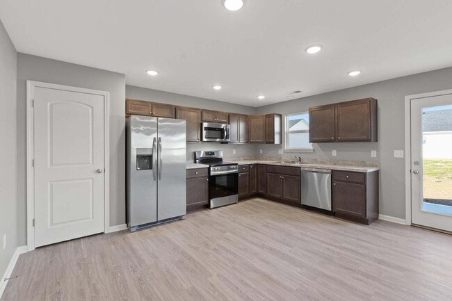 Building Photo - 500 Cripple Creek Cir