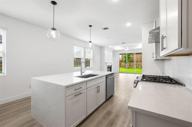 Building Photo - 619 Sagebrush Trl