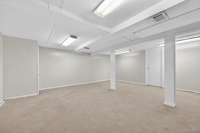 Building Photo - 10 Whitlock St