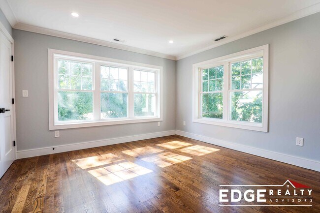 Building Photo - 11 Molloy St