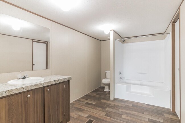 Building Photo - 104 E Castleshoals Dr