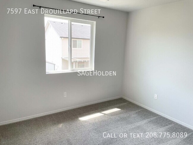 Building Photo - 7597 E Drouillard St