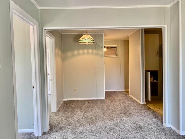 Building Photo - 1907 Avenue C