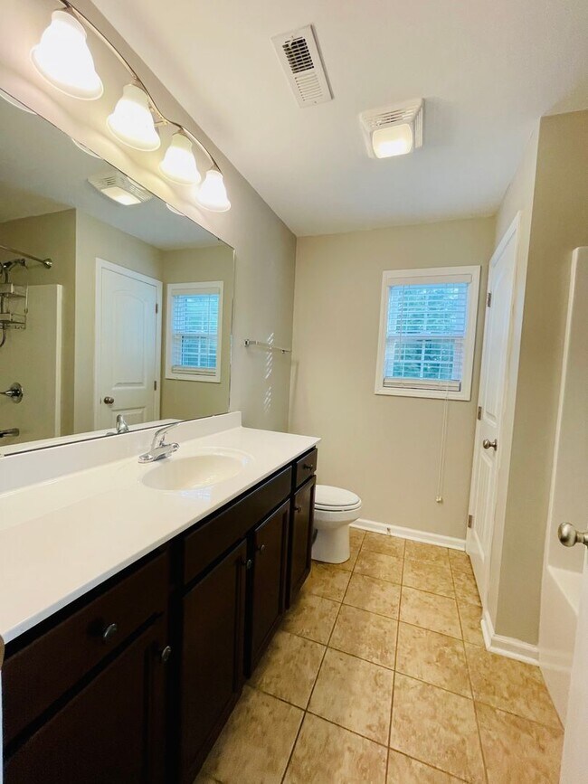 Building Photo - BEAUTIFUL 3 BR/2BA with 2 car garage. Private back yard space! Conway location!