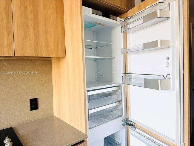 Building Photo - 121 NE 5th St