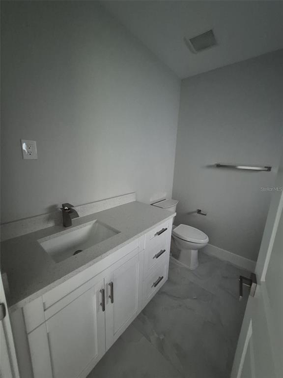 Building Photo - 447 Wickham Ave S