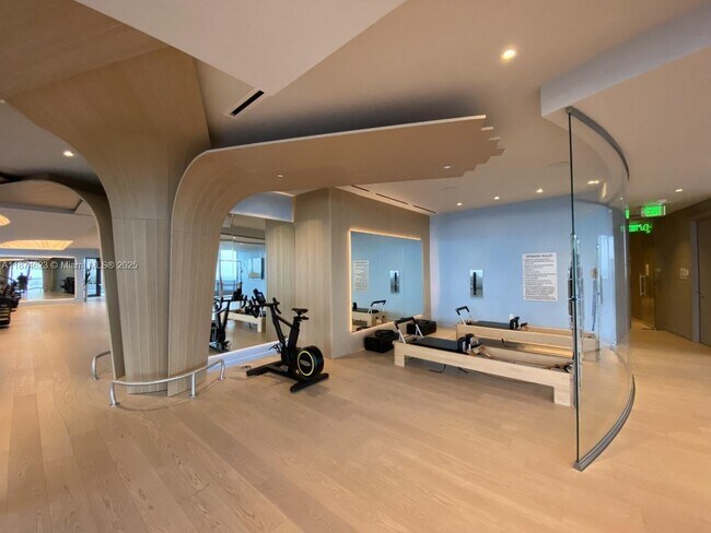 Building Photo - 1000 Brickell Ave