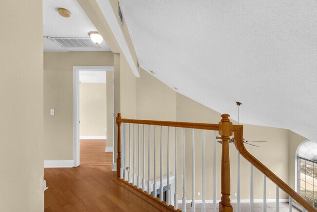Building Photo - 879 Van Dyke Dr