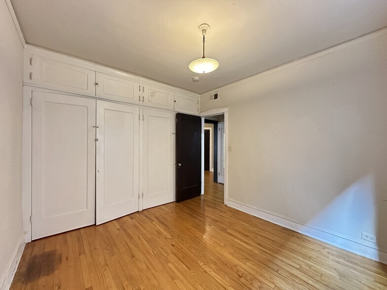 Building Photo - 1312 Oak Ave