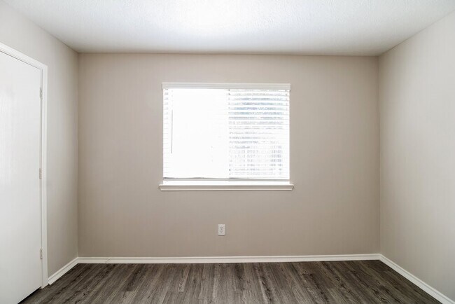 Building Photo - 1434 Glasholm Dr