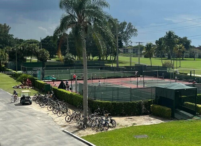 Building Photo - 9423 S Hollybrook Lake Dr