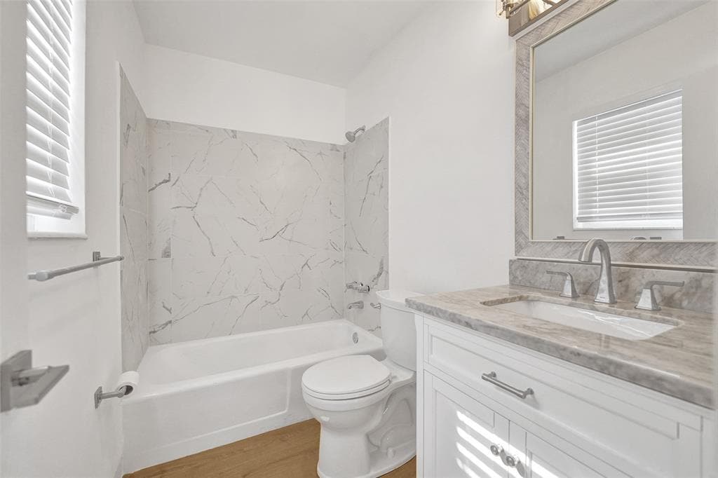 Building Photo - 3220 NE 10th St