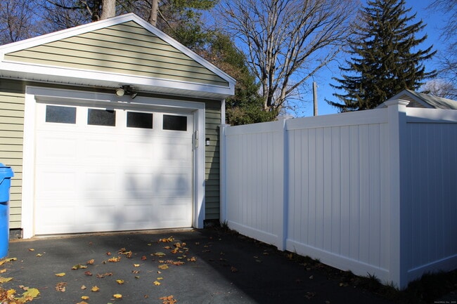 Building Photo - 20 Westchester Dr