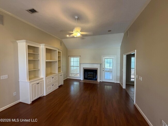 Building Photo - 436 Madison Oaks Dr
