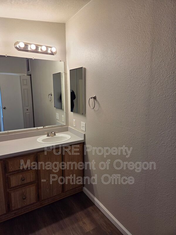 Building Photo - 32020 SE Wren Rd