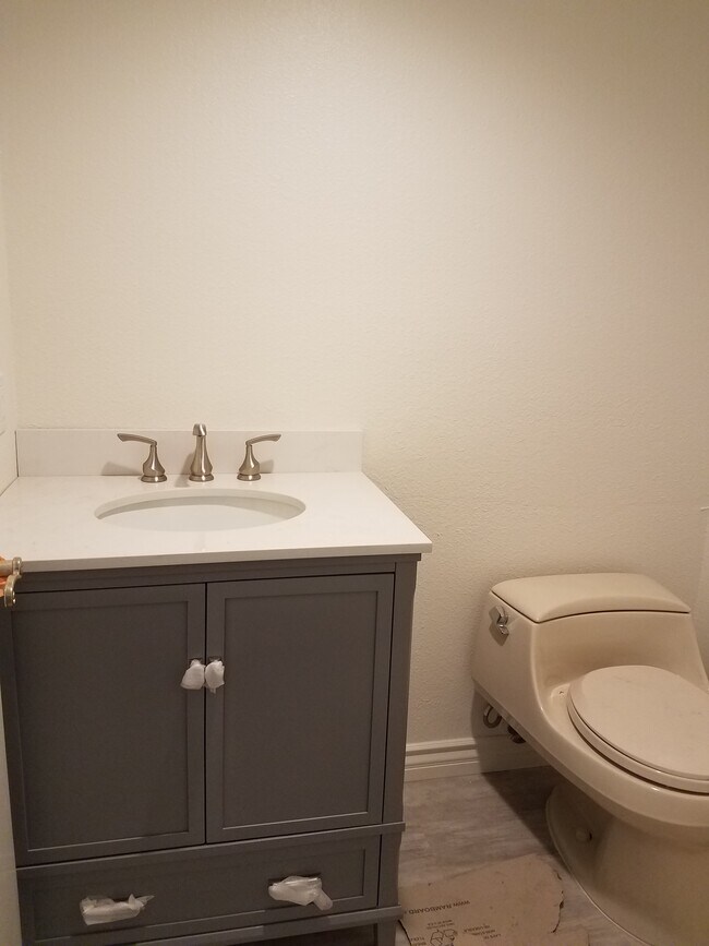 powder room - 4541 Alla Rd