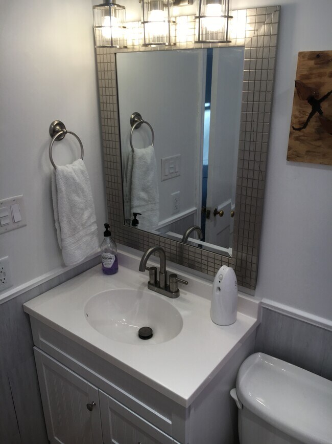 Building Photo - 912 Altavista Avenue