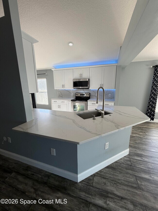 Building Photo - 1398 Mycroft Dr