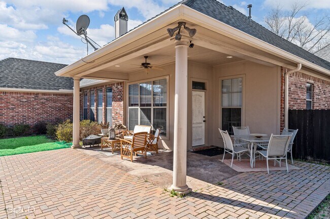 Building Photo - 135 Eagle Bend Way