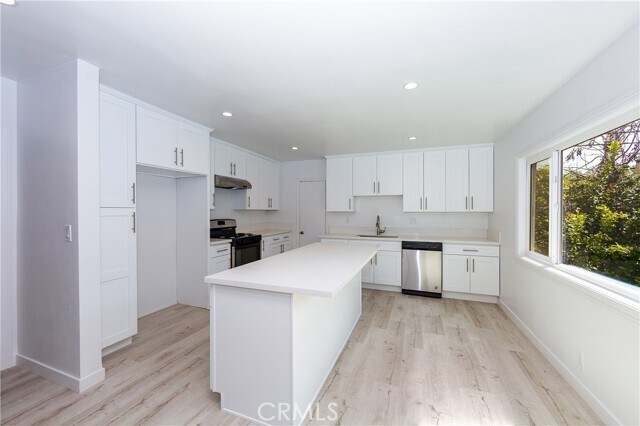 Building Photo - 232 W Linden Ave