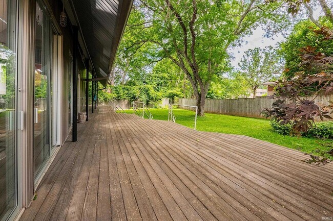 Building Photo - 612 N Kerry Dr