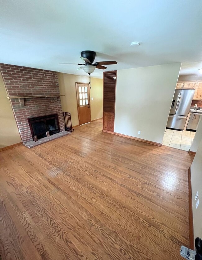 Building Photo - 3 Bedroom House in Campbell County