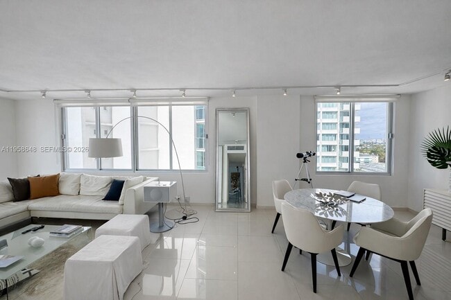 Building Photo - 1000 West Ave