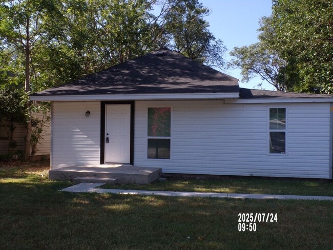 Primary Photo - Historic Lawton Home. Newly renovated. Eas...