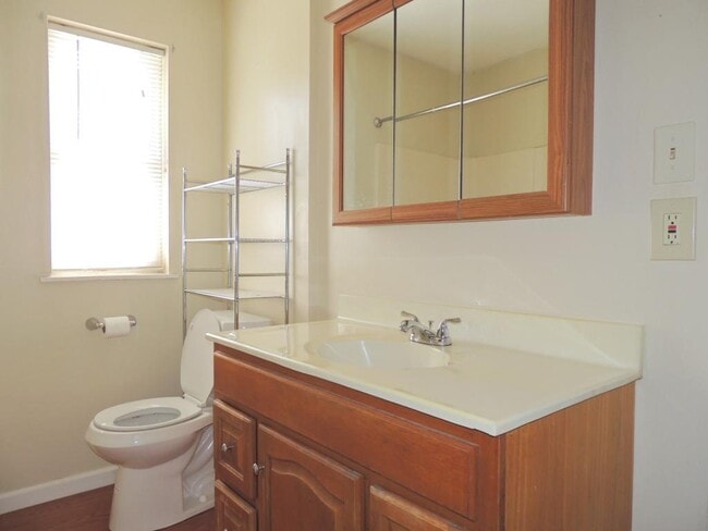 Building Photo - 2884 Blue Ridge Dr
