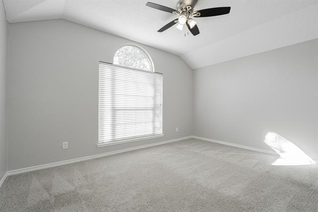 Building Photo - 920 Dogwood Ln