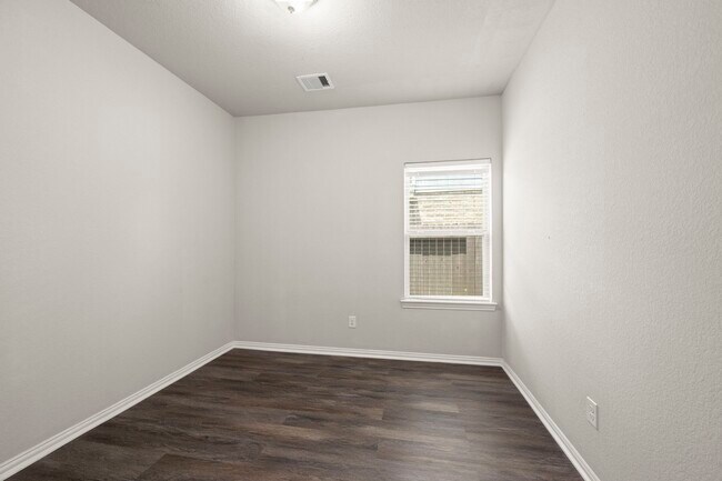 Building Photo - 7446 French Quarter Ct