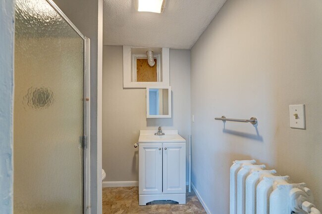 Building Photo - 65 Edgewood Ave