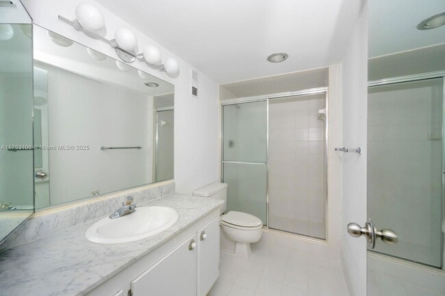 Building Photo - 1300 NE Miami Gardens Dr