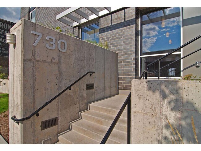 Building Photo - 730 N 4th St