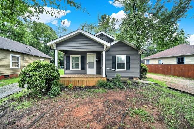 Primary Photo - Recently Renovated 2 Bedroom Home in Rock ...