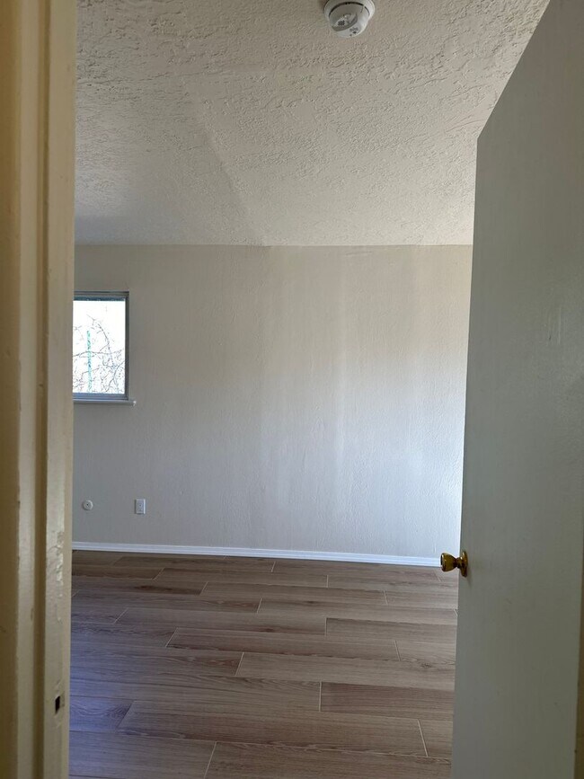 Building Photo - 2340 Avenida de las Campanas