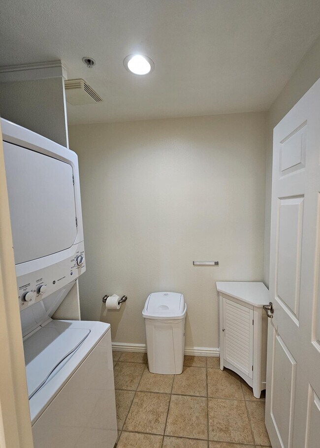 Building Photo - 45245 Seeley Dr