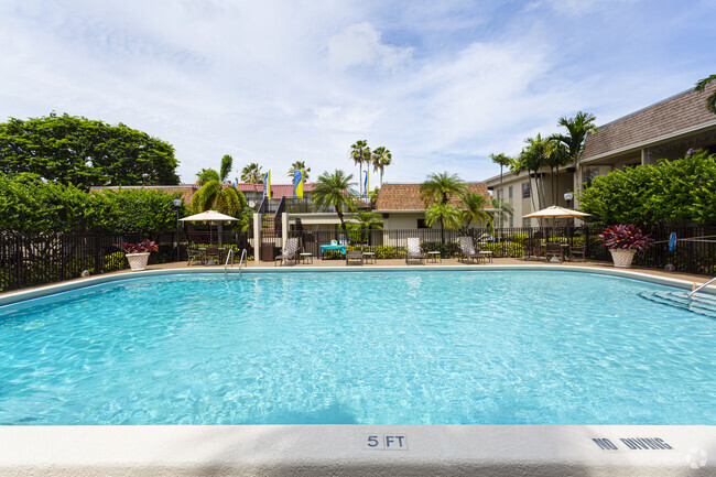 Pool Area - Legacy at Pinecrest