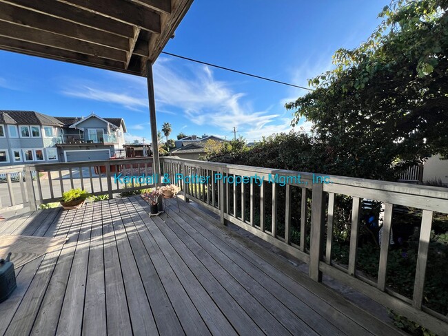 Building Photo - Ocean Views in Seacliff – 4BR/3BA Move in ...