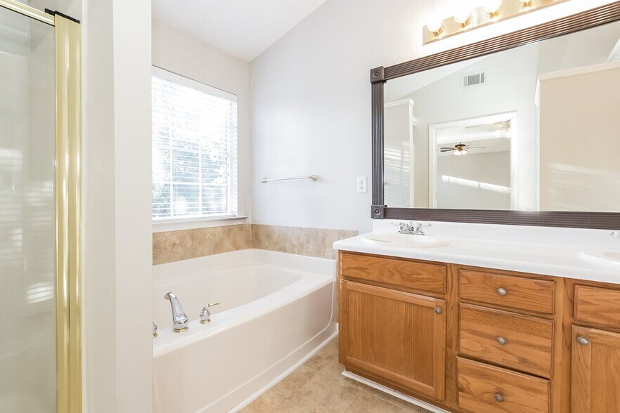 Building Photo - 4021 Plantation Mill Dr